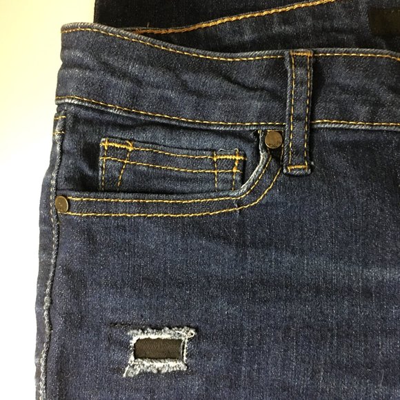 ππ’π'π¦ ππππ‘π¦ Distressed with Bling Frayed End Jeans β¦β¦β¦ - Picture 4 of 15